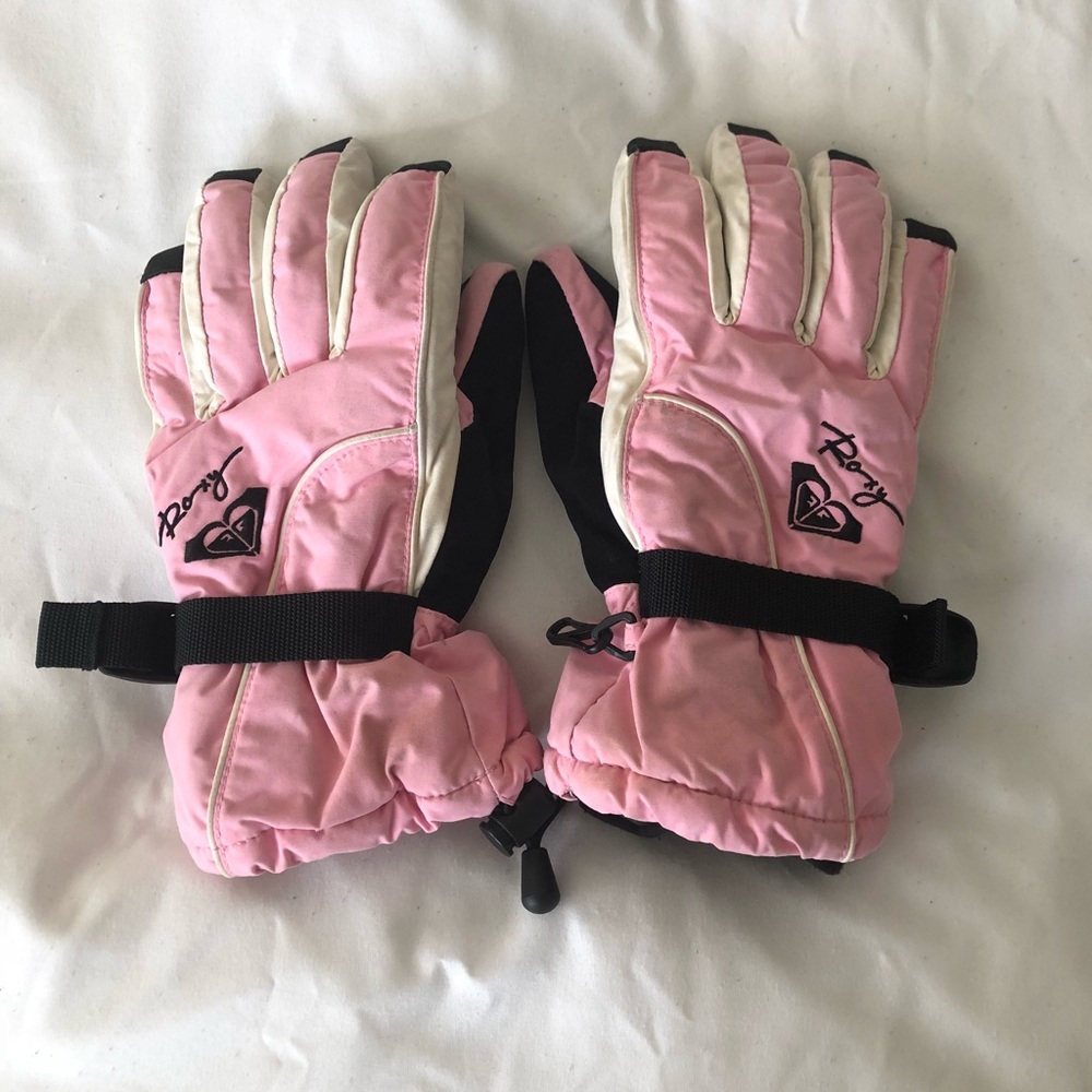 Pink Roxy snow gloves